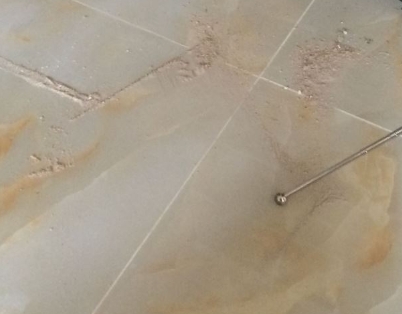 滨海新瓷砖空鼓维修公司分享粘合剂选择不当在瓷砖铺贴过程中可能导致以下问题