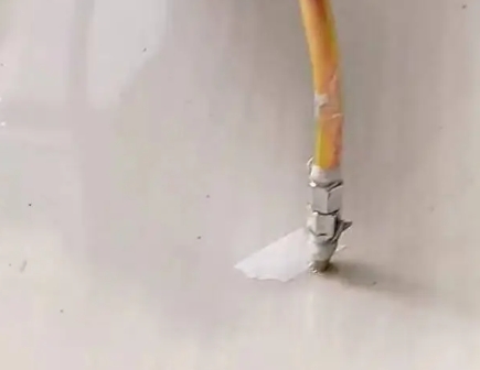 滨海新瓷砖空鼓维修公司专业解答在瓷砖铺贴过程中，如果使用的砂料过粗（如全部使用了粗砂），可能会导致以下问题